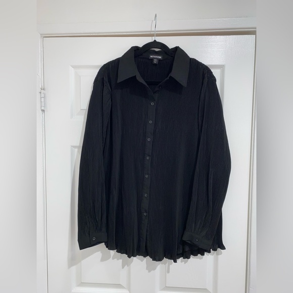 PRETTY LITTLE THING Black Plissé Button Down Oversized Shirt (10) - Picture 4 of 8